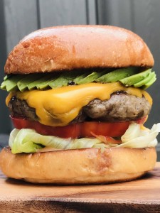 26_yasudaburger_avocadocheeseburger